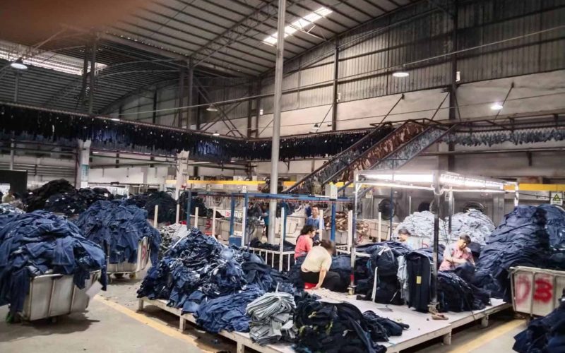 custom denim pants manufacturer